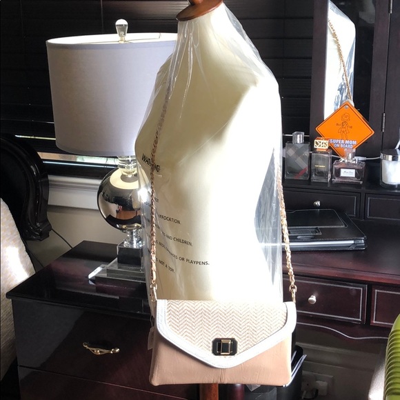 ❌SOLD❌- Aldo Clutch - Picture 5 of 5